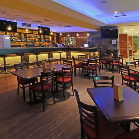 לאון Holiday Inn & Suites Plaza Mayor By Ihg מראה חיצוני תמונה