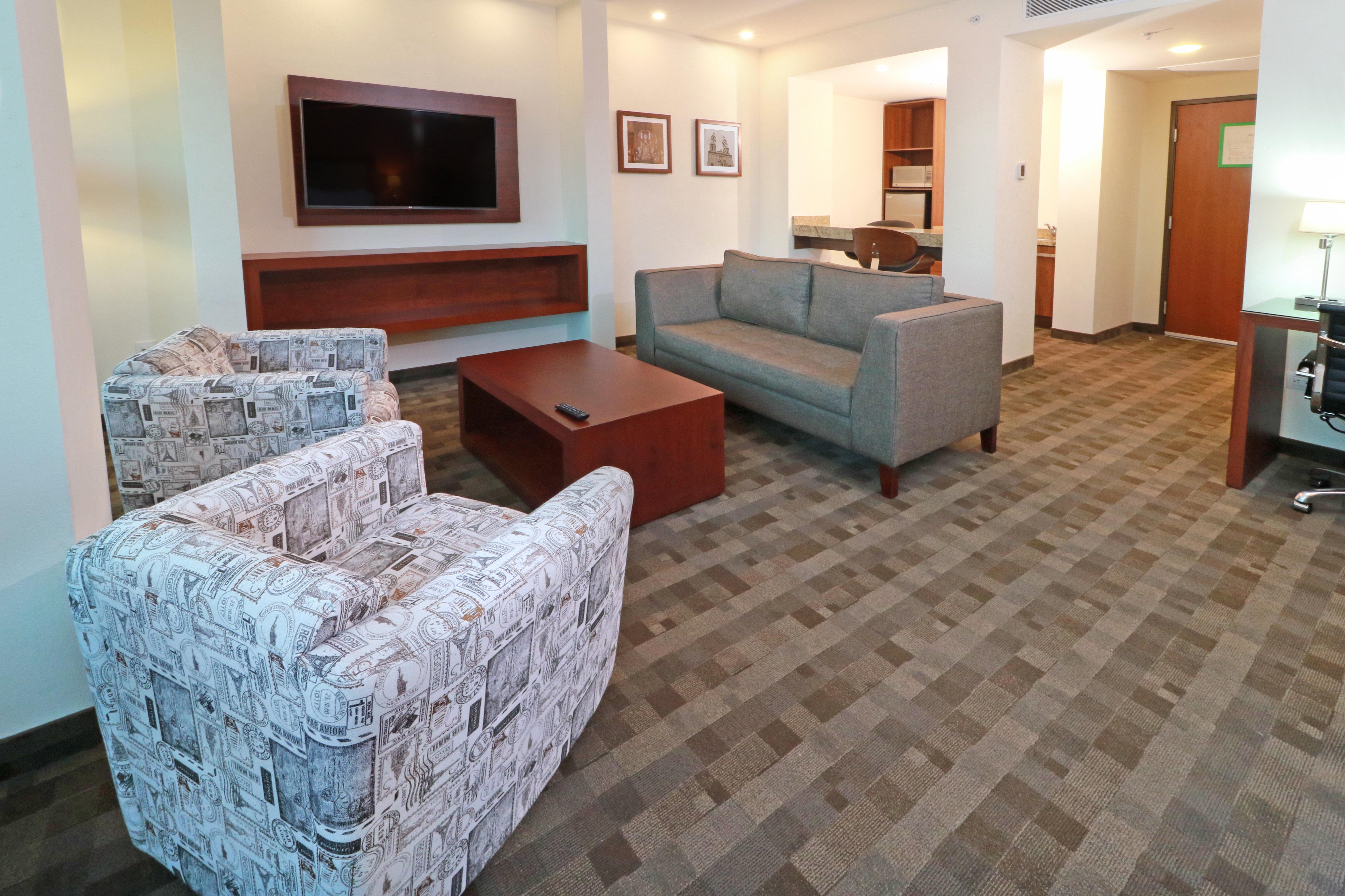 לאון Holiday Inn & Suites Plaza Mayor By Ihg מראה חיצוני תמונה