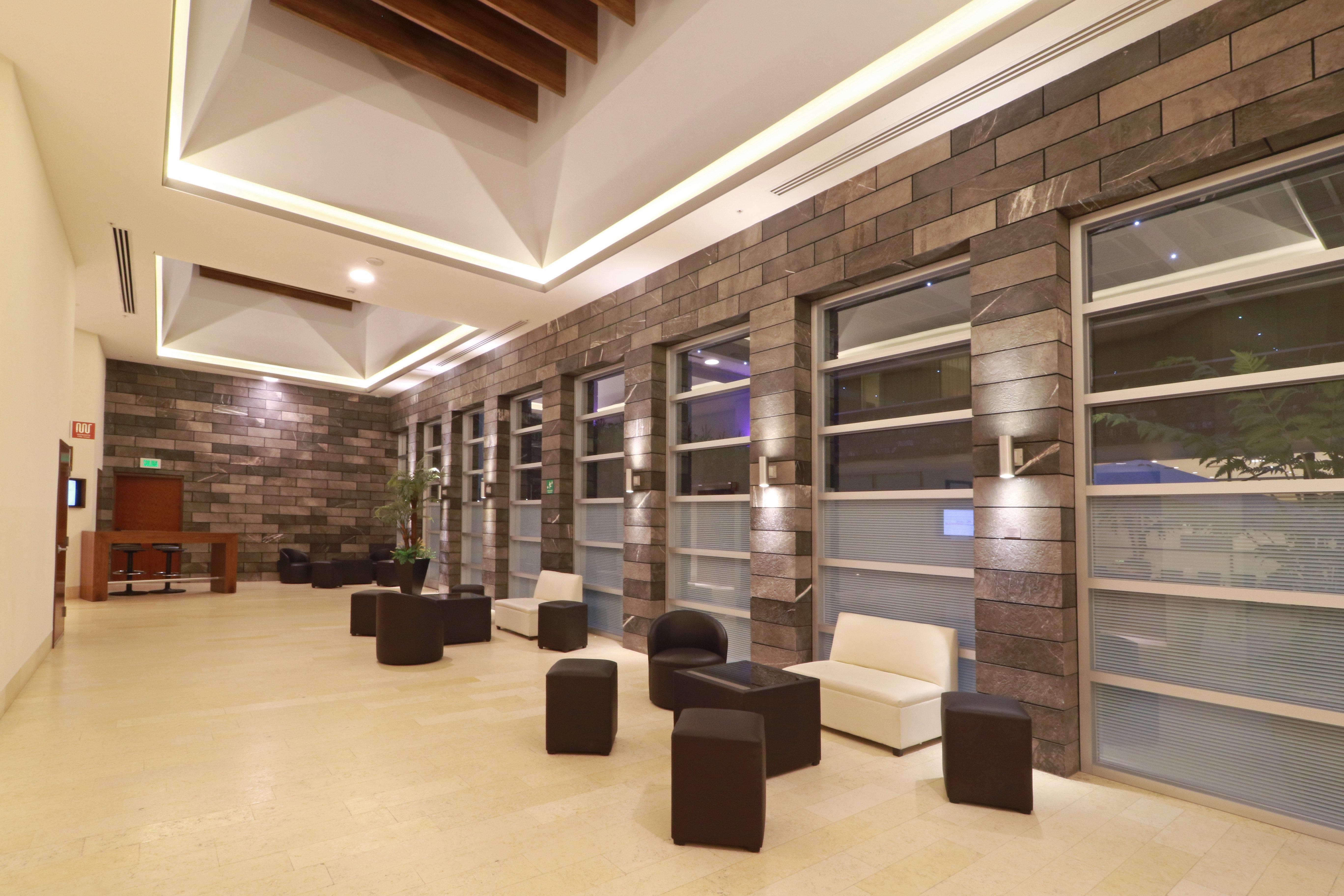 לאון Holiday Inn & Suites Plaza Mayor By Ihg מראה חיצוני תמונה