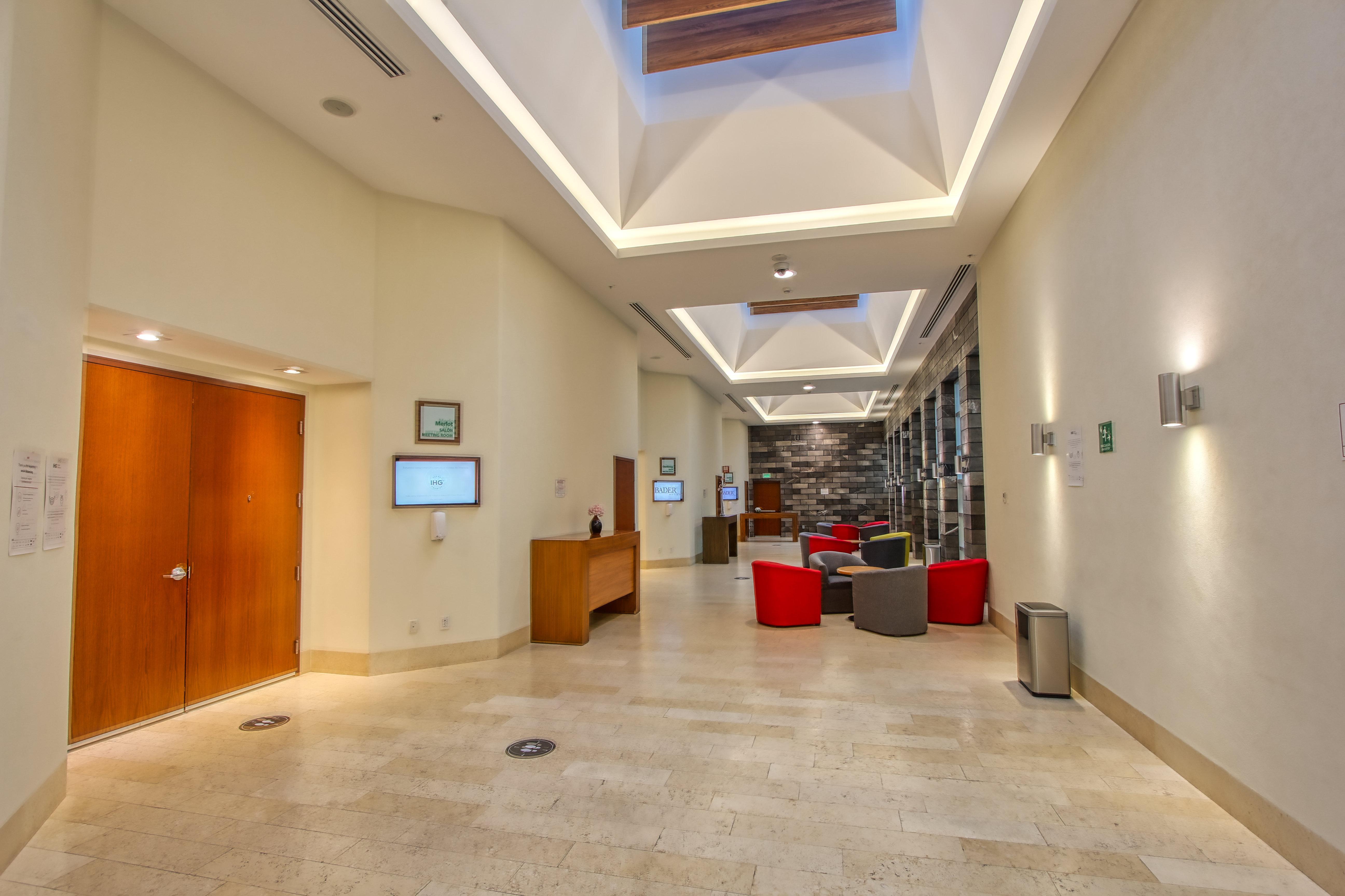 לאון Holiday Inn & Suites Plaza Mayor By Ihg מראה חיצוני תמונה