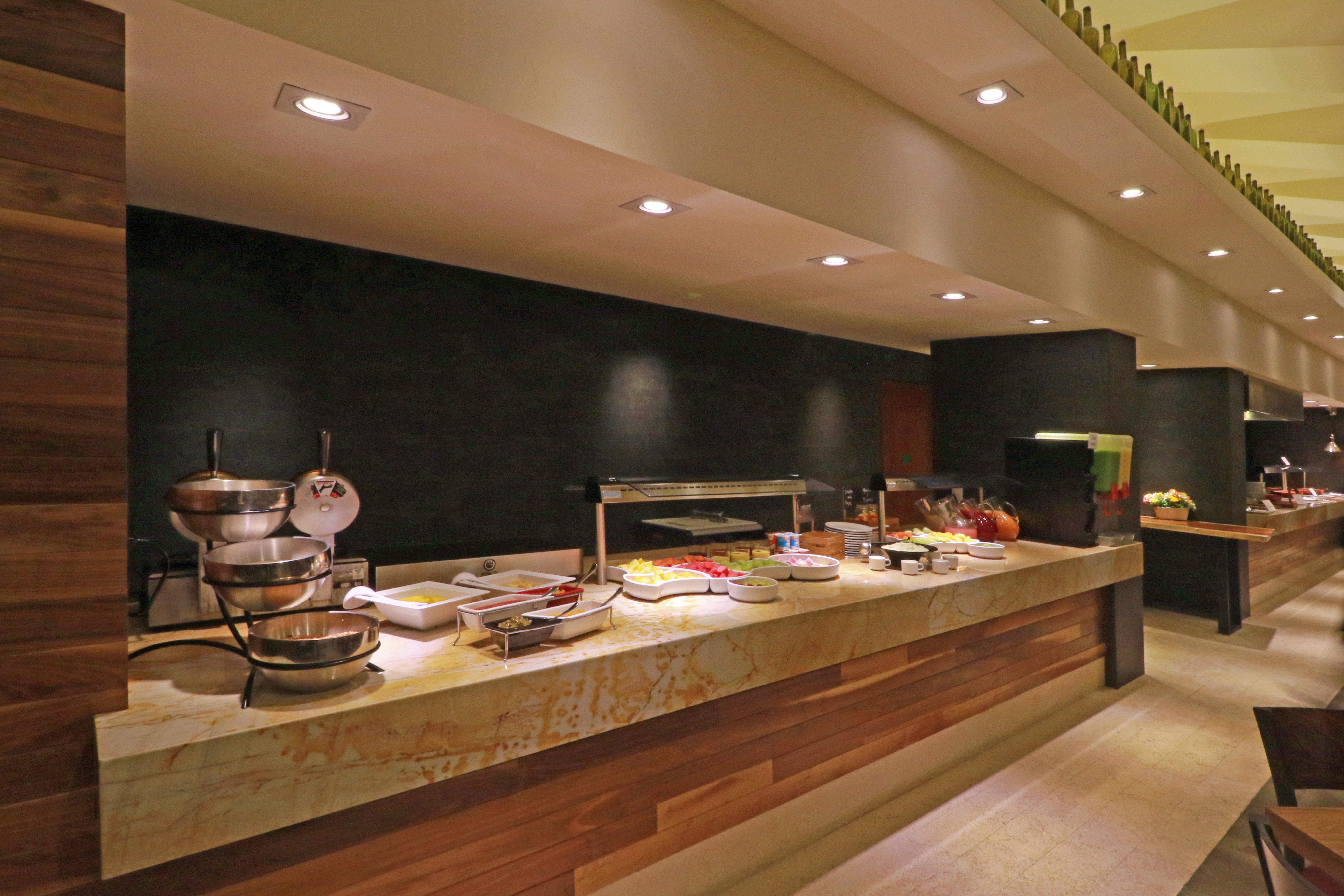 לאון Holiday Inn & Suites Plaza Mayor By Ihg מראה חיצוני תמונה